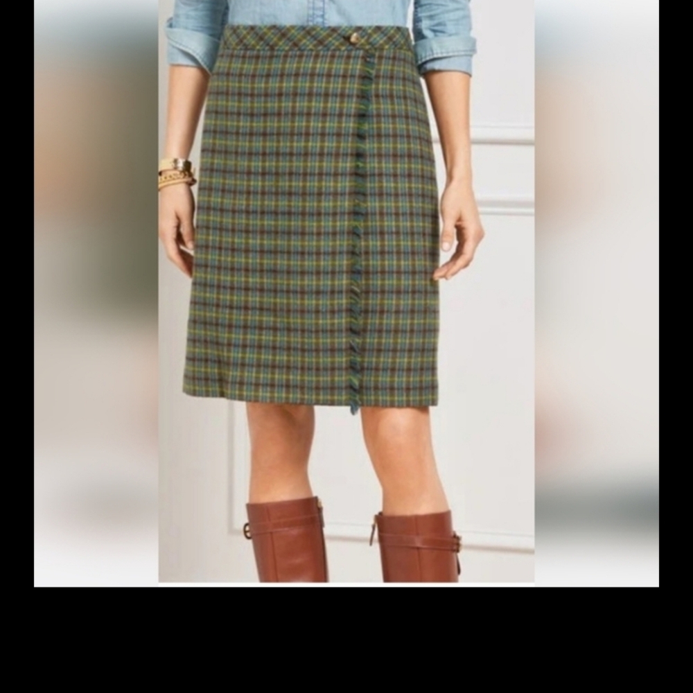 Plaid Skirt with Side Pleats